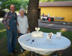 Bob & Louise Gray of Mississippi celebrated their 60th wedding anniversary at the Annetta Valley & Western Railroad Spring 2008 meet.