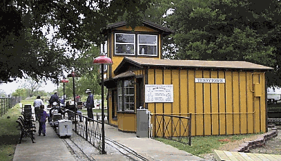 File:AVWRR Terrytown Station and Dispatchers Office 2002.gif