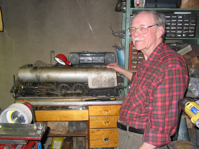 File:61 Ross Allemang and his Hoffman Hudson April 5th, 2012 (Ross Machined Many of the Hoffman Hudson Cylinders for Carl Hoffman - he was a Tool and Die Maker).jpg