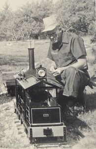 Robert W Maynard with his Clishay, from Modeltec, November 1985.