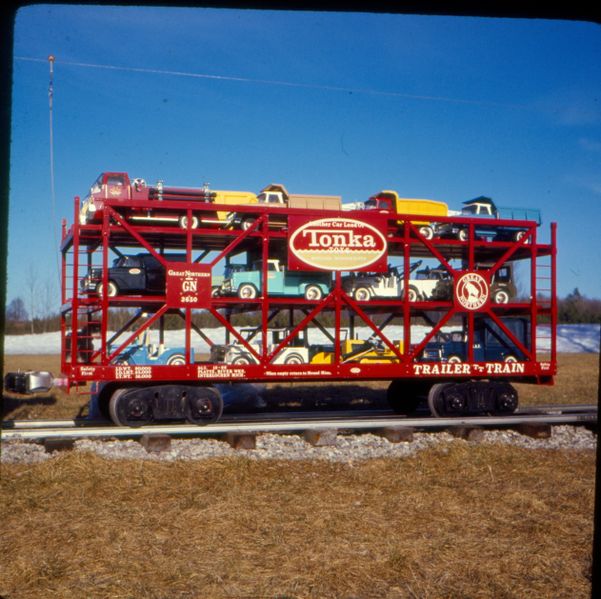File:Atkinson Railroad new car carrier 1966.jpg
