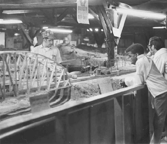 File:KenShattock EastBayModelEngineersSociety OaklandCa 1970.jpg