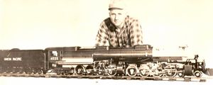 "Lindy" Knight and his famous 3/4" scale, UP 4-8-8-4 "Big Boy". Photo provided by Ken Shattock.