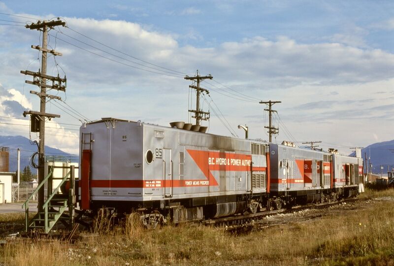 File:1977-09-16 BCH85+89+88-1000-kW-generator-boxcars-at-McBride Ken-Perry 4800-dpi-1920x1297-pixels-1280x864.jpg