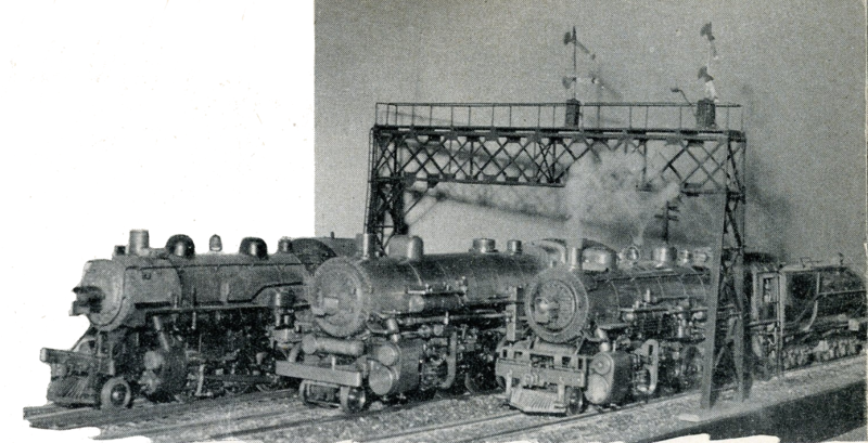 File:GGLS Locomotives Under Signal Bridge.PNG